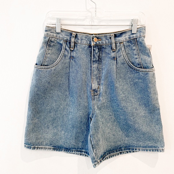 COPY - Bill Blass Vintage High Rise Jean Shorts Size 10 - Picture 9 of 9